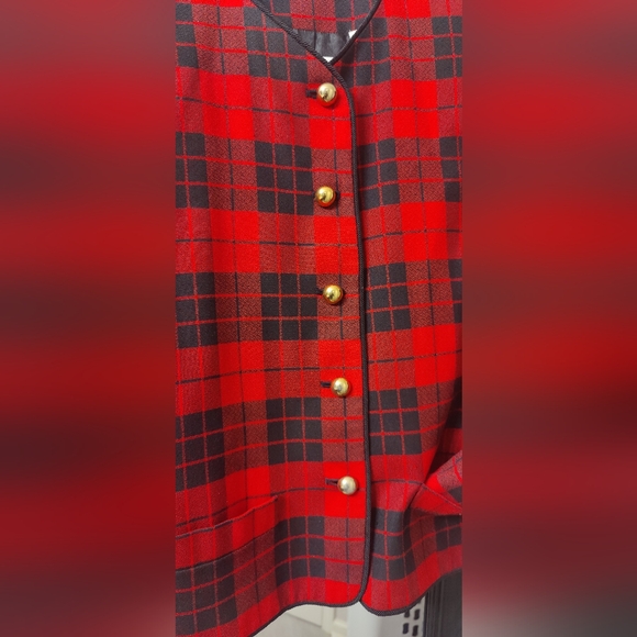 VINTAGE Liz Claiborne Red & Black Crop Jacket W/Gold Buttons & Pockets-Holiday - Picture 2 of 7